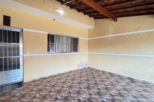 Garagem de casa à venda com 2 quartos, 125m² em Parque Silva Azevedo (Nova Veneza), Sumaré