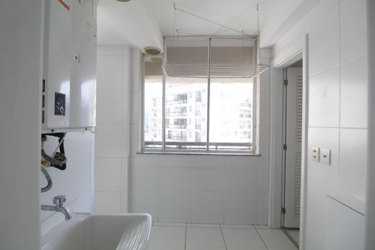 Área de Serviço de apartamento para alugar com 4 quartos, 169m² em Barra Olímpica, Rio de Janeiro