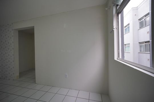 Sala de apartamento para alugar com 1 quarto, 58m² em Ipiranga, São José