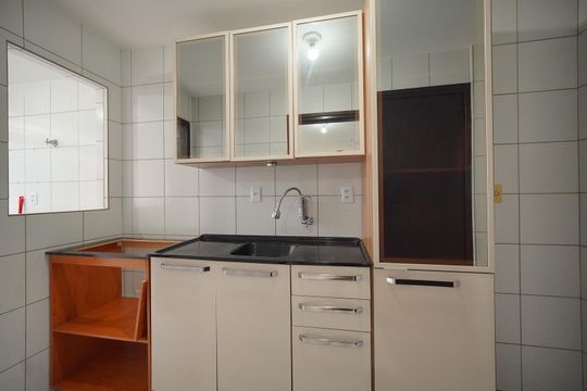 Cozinha de apartamento para alugar com 1 quarto, 58m² em Ipiranga, São José