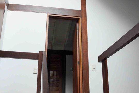 Acesso a suite de casa de condomínio à venda com 3 quartos, 176m² em Centro de Apoio I (alphaville), Santana de Parnaíba