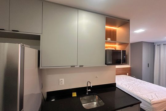 Cozinha de kitnet/studio para alugar com 1 quarto, 24m² em Brooklin, São Paulo