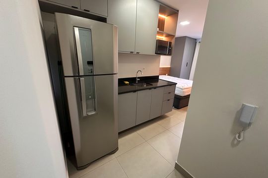 Cozinha de kitnet/studio para alugar com 1 quarto, 24m² em Brooklin, São Paulo