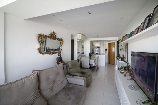 Sala de apartamento à venda com 3 quartos, 120m² em Barra Olímpica, Rio de Janeiro
