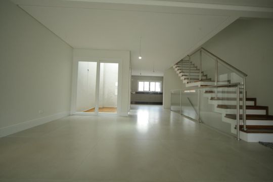 Casa à venda com 3 quartos, 250m² em Nova Petrópolis, São Bernardo do Campo
