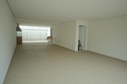 Garagem  de casa à venda com 3 quartos, 250m² em Nova Petrópolis, São Bernardo do Campo