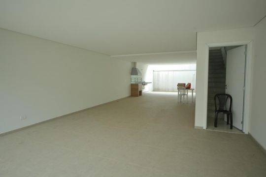 Garagem  de casa à venda com 3 quartos, 250m² em Nova Petrópolis, São Bernardo do Campo
