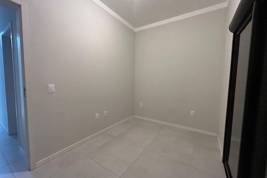 Quarto 1 de casa para alugar com 3 quartos, 100m² em Campeche Central, Florianópolis