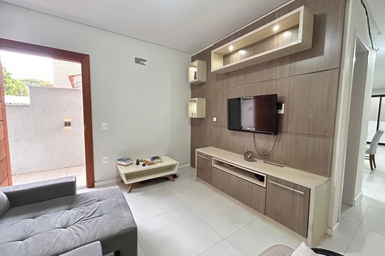Sala de casa para alugar com 3 quartos, 100m² em Campeche Central, Florianópolis