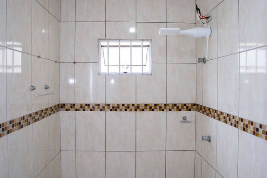 Banheiro da Suíte 2 de casa à venda com 4 quartos, 650m² em Sete Praias, Diadema