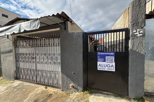 Fachada de casa para alugar com 0 quarto, 137m² em Vila Yolanda, Ferraz de Vasconcelos