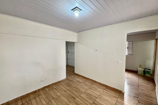 Sala de casa para alugar com 0 quarto, 137m² em Vila Yolanda, Ferraz de Vasconcelos