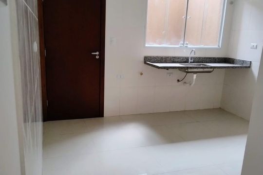 Cozinha de casa de condomínio para alugar com 3 quartos, 94m² em Jardim Ubirajara, São Paulo