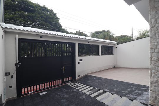 Garagem de casa à venda com 3 quartos, 210m² em Vila Curuçá, Santo André