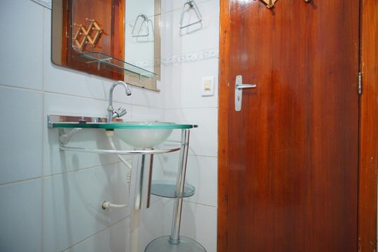 Banheiro Corredor de apartamento à venda com 2 quartos, 52m² em Sarandi, Porto Alegre