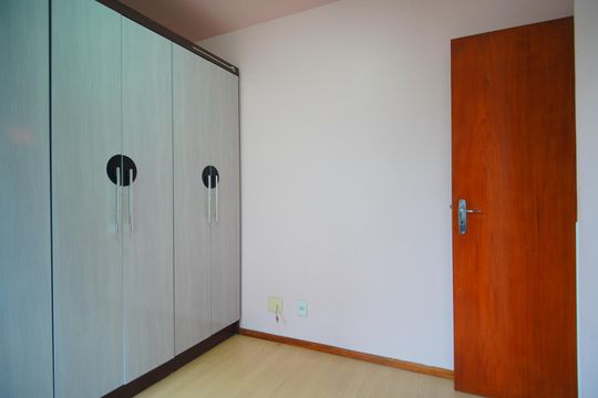 Quarto 1 de apartamento para alugar com 2 quartos, 52m² em Sarandi, Porto Alegre