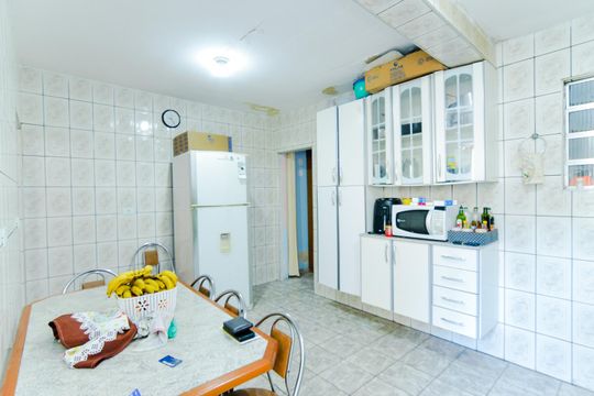 Cozinha de casa à venda com 2 quartos, 150m² em Jardim Leda, Guarulhos