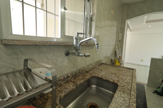 Cozinha e Área de Serviço de apartamento à venda com 1 quarto, 56m² em Liberdade, São Paulo