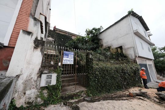 Fachada de casa à venda com 3 quartos, 90m² em Vila Dalila, São Paulo