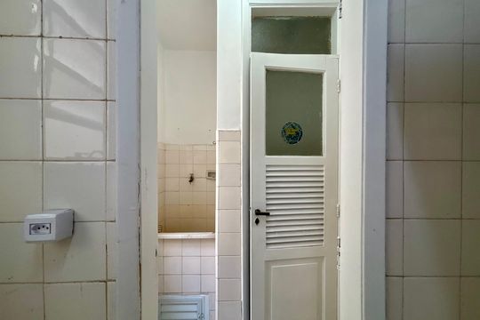 Banheiro de serviço de apartamento à venda com 1 quarto, 40m² em Botafogo, Rio de Janeiro