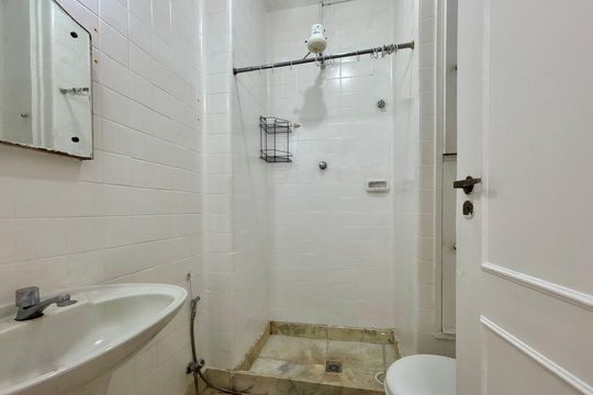 Banheiro de apartamento à venda com 1 quarto, 40m² em Botafogo, Rio de Janeiro