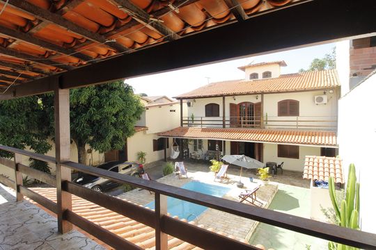 Casa para alugar com 5 quartos, 400m² em Palmeiras, Cabo Frio