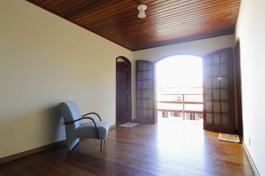 Casa para alugar com 5 quartos, 400m² em Palmeiras, Cabo Frio