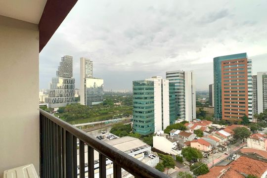 Varanda de kitnet/studio para alugar com 1 quarto, 26m² em Pinheiros, São Paulo
