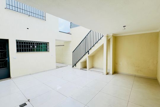 Quintal de casa à venda com 3 quartos, 195m² em Jardim Santa Mena, Guarulhos