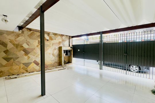 Garagem de casa à venda com 3 quartos, 195m² em Jardim Santa Mena, Guarulhos