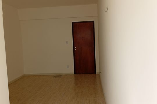 Sala de apartamento para alugar com 3 quartos, 95m² em Centro, Juiz de Fora
