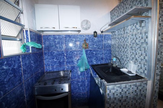 Cozinha de kitnet/studio para alugar com 1 quarto, 20m² em Brás de Pina, Rio de Janeiro