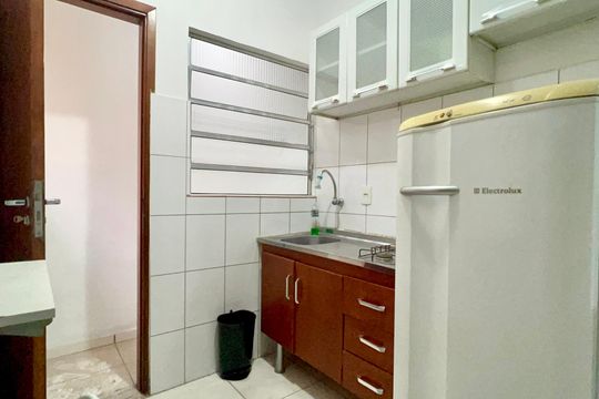 Cozinha de kitnet/studio para alugar com 1 quarto, 28m² em Cerqueira César, São Paulo