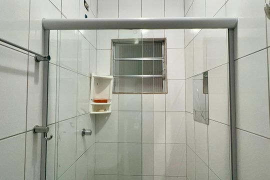 Banheiro de kitnet/studio para alugar com 1 quarto, 28m² em Cerqueira César, São Paulo