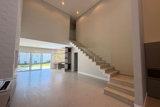 Casa de Condomínio para alugar com 4 quartos, 239m² em Vale Azul, Jundiaí