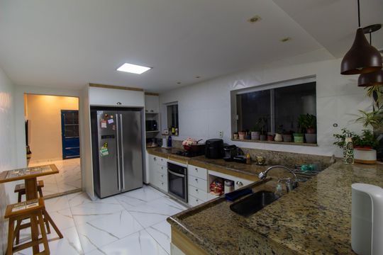 Cozinha e Área de Serviço de casa para alugar com 3 quartos, 200m² em Centro, Niterói
