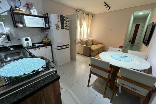 Cozinha de apartamento à venda com 2 quartos, 60m² em Vila Vitorio Mazzei, São Paulo