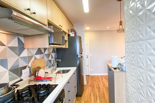 Cozinha  de apartamento à venda com 2 quartos, 46m² em Jardim Brasilia, São Paulo
