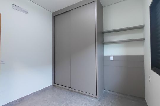 Quarto de casa de condomínio para alugar com 4 quartos, 180m² em Novo Mundo, Uberlândia