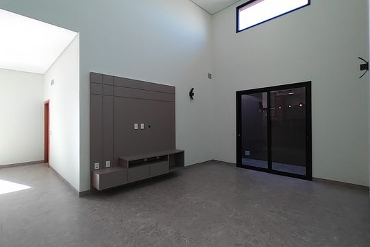 Casa de Condomínio para alugar com 4 quartos, 180m² em Novo Mundo, Uberlândia