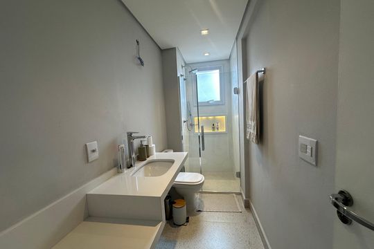 Banheiro Social de apartamento para alugar com 3 quartos, 109m² em Centro Comercial Jubran, Barueri