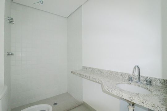 Banheiro da Suíte de apartamento à venda com 2 quartos, 59m² em Vila Bandeirantes, São Paulo