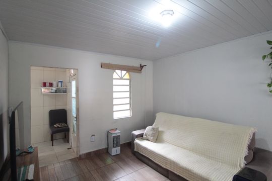 Casa à venda com 2 quartos, 368m² em Glória, Belo Horizonte