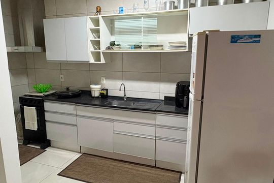 Cozinha de casa para alugar com 2 quartos, 100m² em Coqueiros, Florianópolis