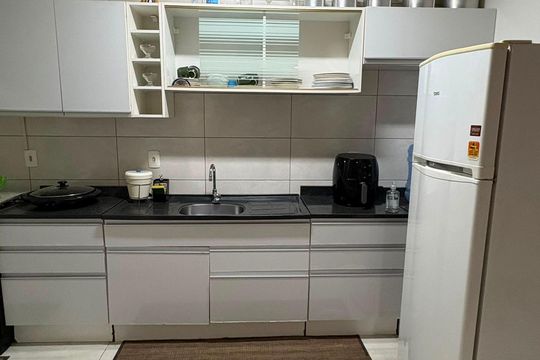 Cozinha de casa para alugar com 2 quartos, 100m² em Coqueiros, Florianópolis