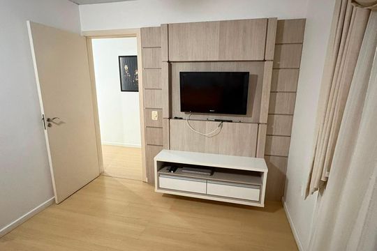 Sala de casa para alugar com 2 quartos, 100m² em Coqueiros, Florianópolis