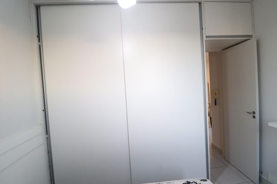 Quarto 2 de apartamento para alugar com 2 quartos, 55m² em Novo Mundo, Uberlândia