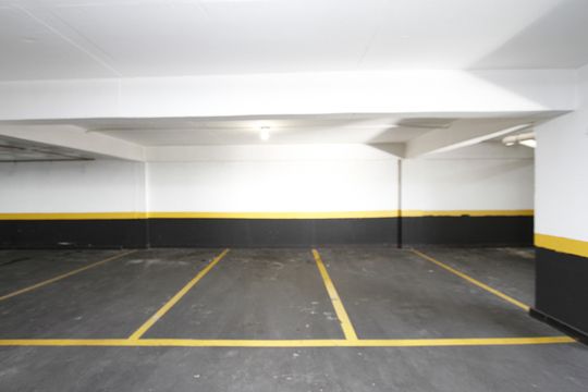 Garagem de kitnet/studio à venda com 1 quarto, 45m² em Estoril, Belo Horizonte