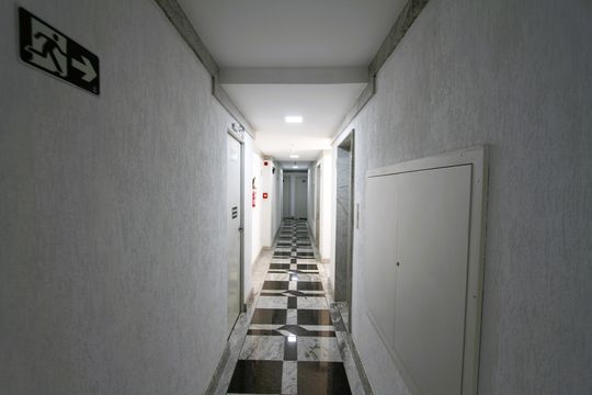 Corredor de kitnet/studio à venda com 1 quarto, 45m² em Estoril, Belo Horizonte