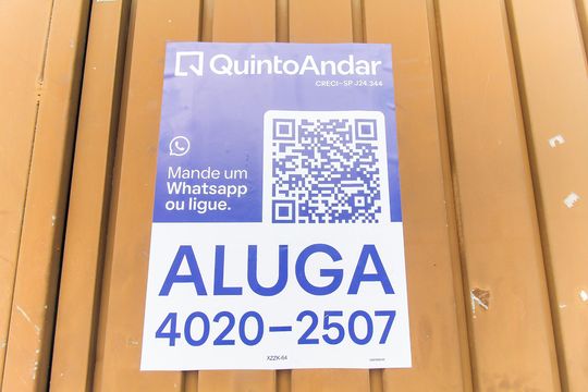 Placa de casa para alugar com 2 quartos, 120m² em Jardim Robru, São Paulo